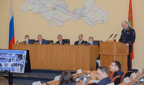 Депутаты приняли отчет полиции 